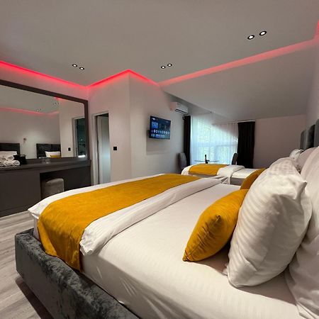 Breezy Hotel 瓦勒博内 外观 照片