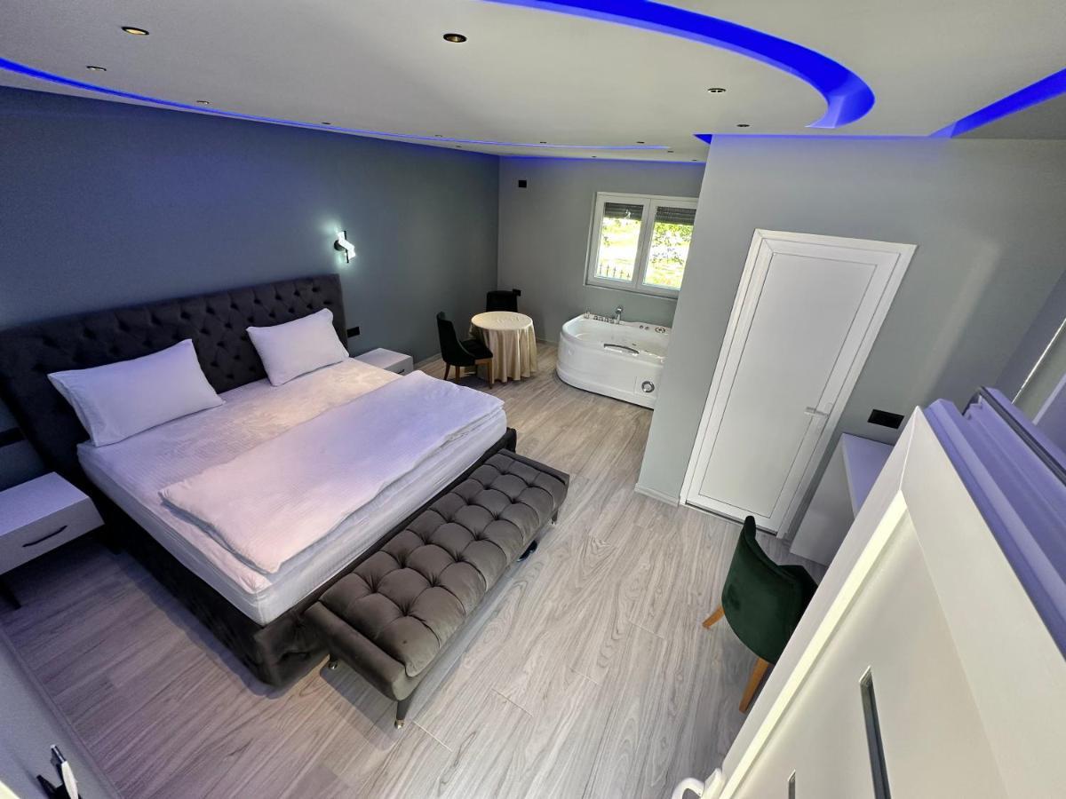 Breezy Hotel 瓦勒博内 外观 照片